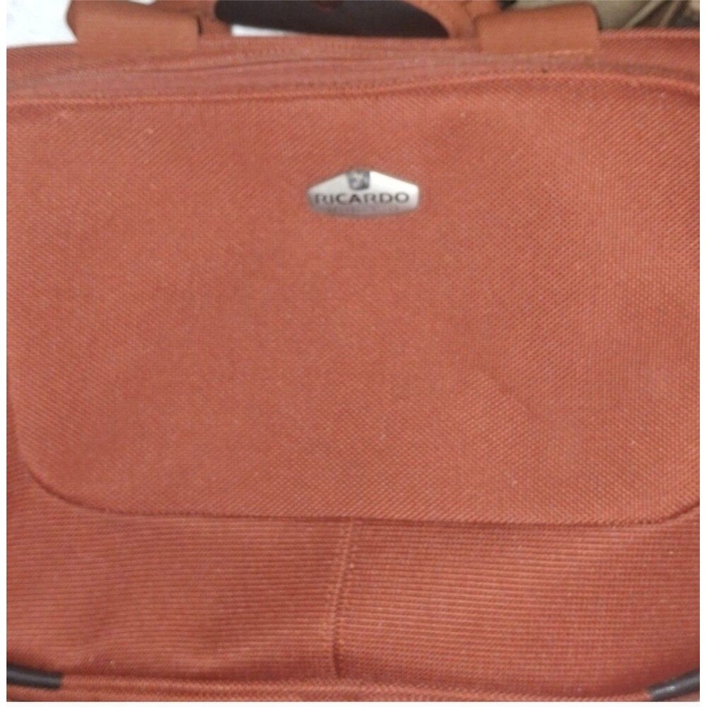 Ricardo Beverly Hills Burnt Orange Travel Bag   Excellent Condition